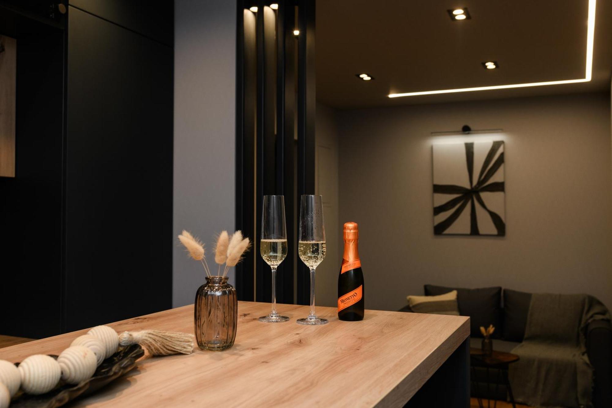 Pnt Apartment อัลบายูเลีย ภายนอก รูปภาพ